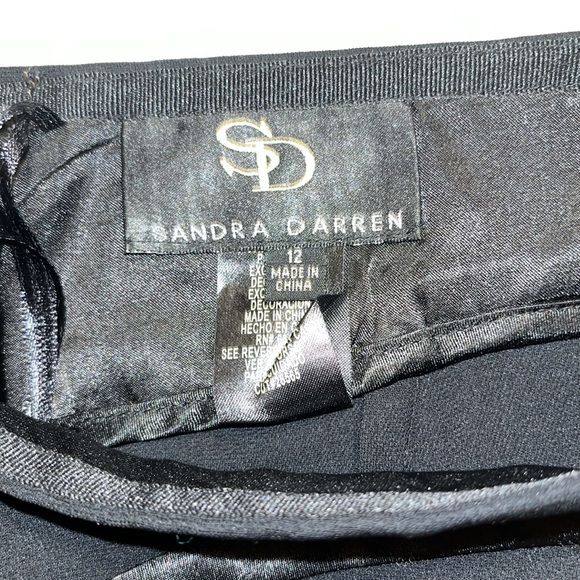 SANDRA DARREN BLACK CAPRI BELL BOTTOM SLACKS SIZE 12 - Picture 4 of 6
